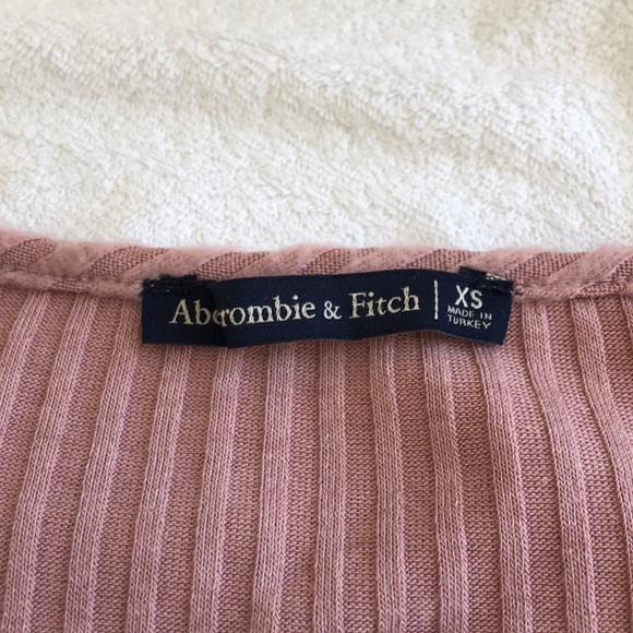 Abercrombie twist front ribbed sweater with cutout - Picture 3 of 3